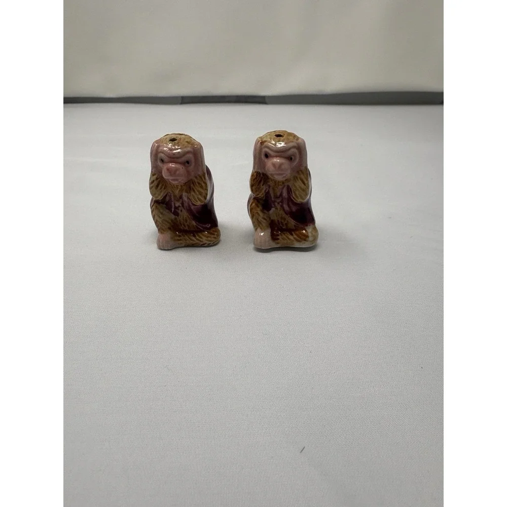 Vintage‎ Hear No Evil Monkey Salt & Pepper Shakers Mini Ceramic Hand Painted